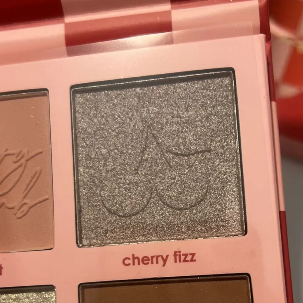 Ciaté London Cherry Bomb Blush Highlighter Palette So Sweet Cherry Fizz Juicy